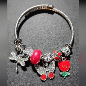 STAINLESS STEEL TWIST CHARM BRACELET